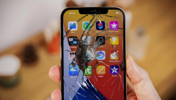 Màn hình iPhone bị vỡ đang là vấn đề thường gặp đối với người dùng. Nhưng bạn đã từng tưởng tượng xem những ảnh màn hình iPhone vỡ có thể trở thành một tác phẩm nghệ thuật độc đáo? Hãy xem ngay để khám phá nhé!
