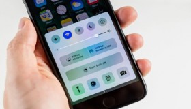 Tại sao Apple lại chuyển từ màn hình LCD của iPhone 7 sang OLED cho các dòng iPhone đời mới