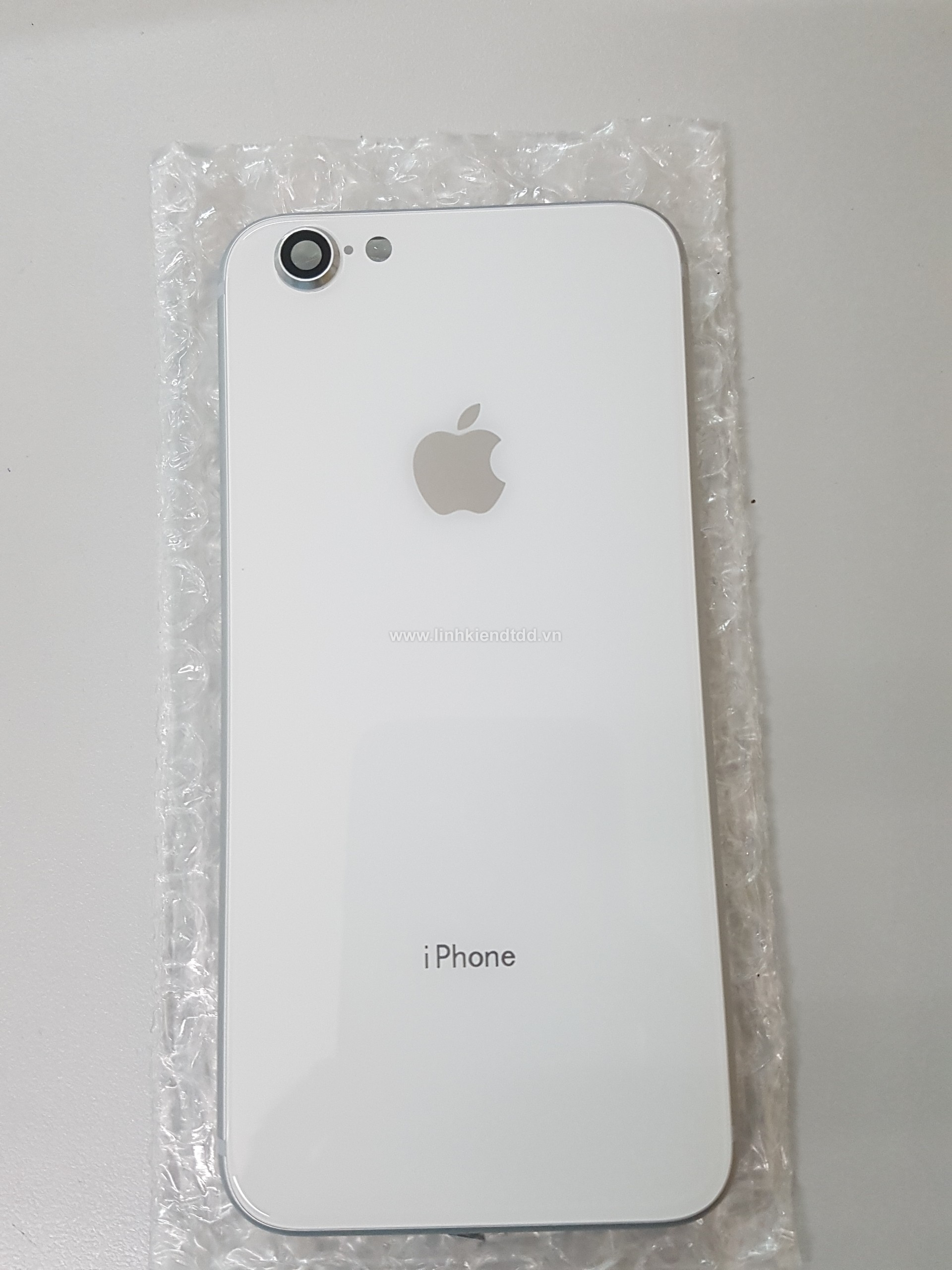 Lưng iPhone 6S giả iPhone 8 silver + bộ nút