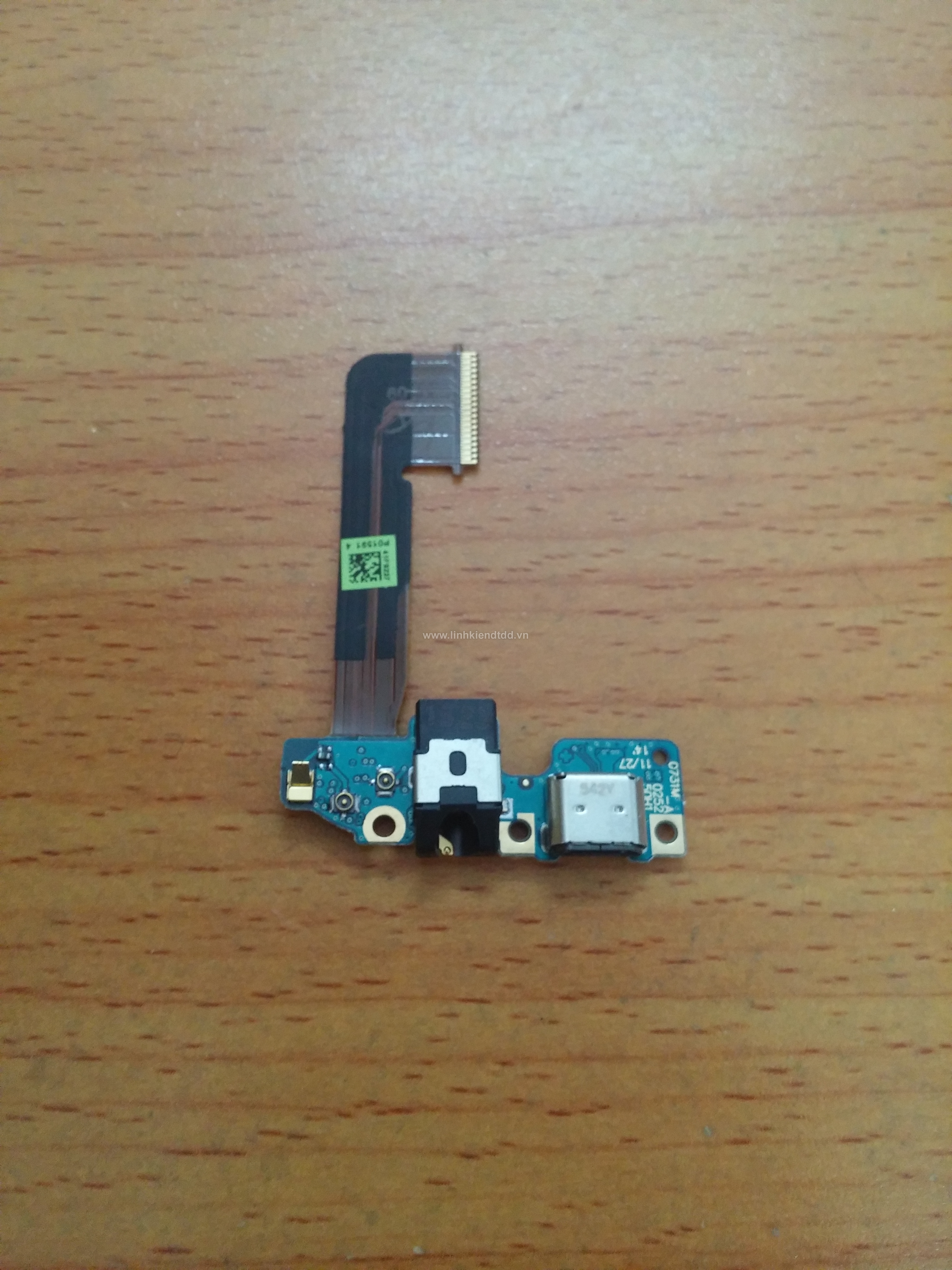 Cụm dây đuôi sạc + micro HTC One / M9