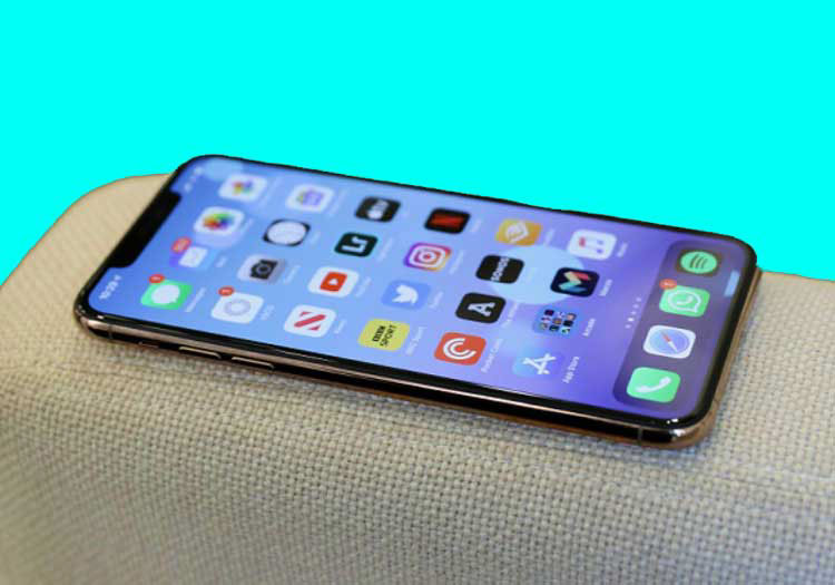 iPhone 11 Pro Max bị sọc màn hình khiến người dùng khó chịu