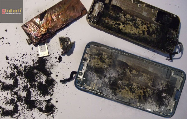 Pin iPhone 12 | 12 Pro bị phát nổ cần thay mới
