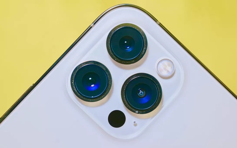 Camera sau iPhone 12 Pro Max thay được không?