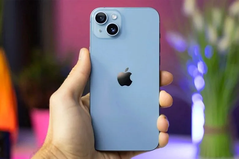 mua-mat-kinh-lung-iPhone-14-Plus-zin-lien-cum-camera-sac-MagSafe-chinh-hang-10