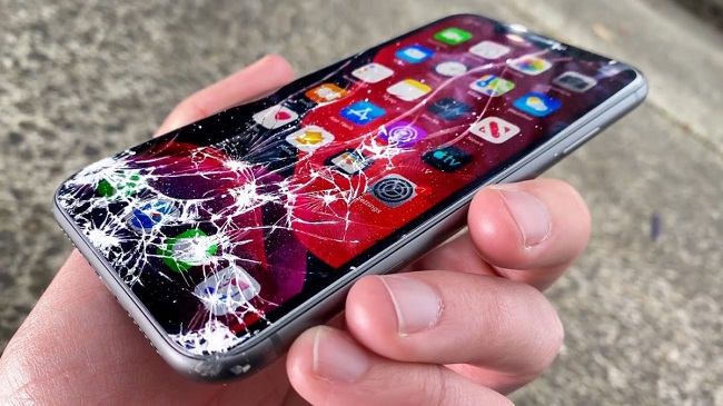 mua-mat-kinh-iphone-14-luon-keo-dai-bang-chat-luong-3